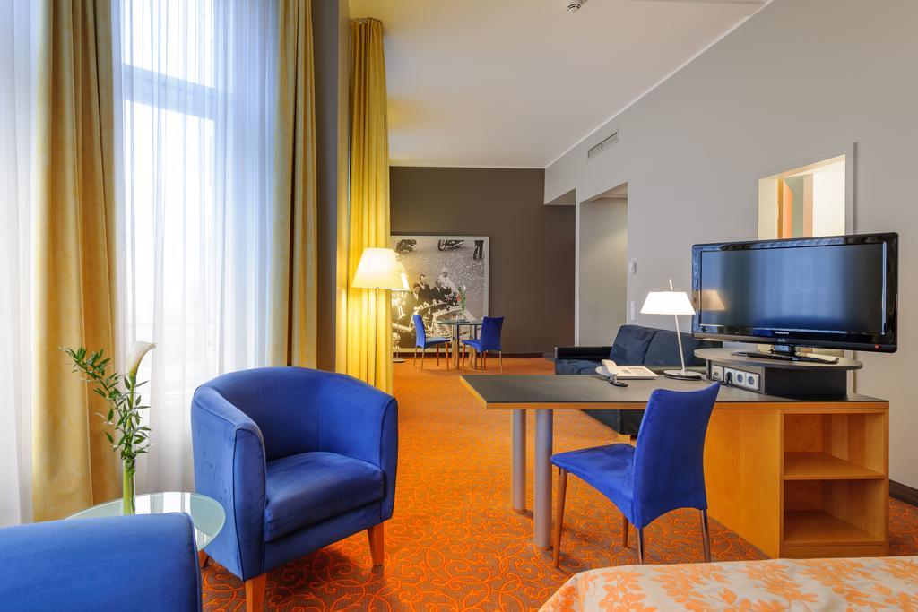 Mercure Hotel & Residenz Berlin Checkpoint Charlie Esterno foto