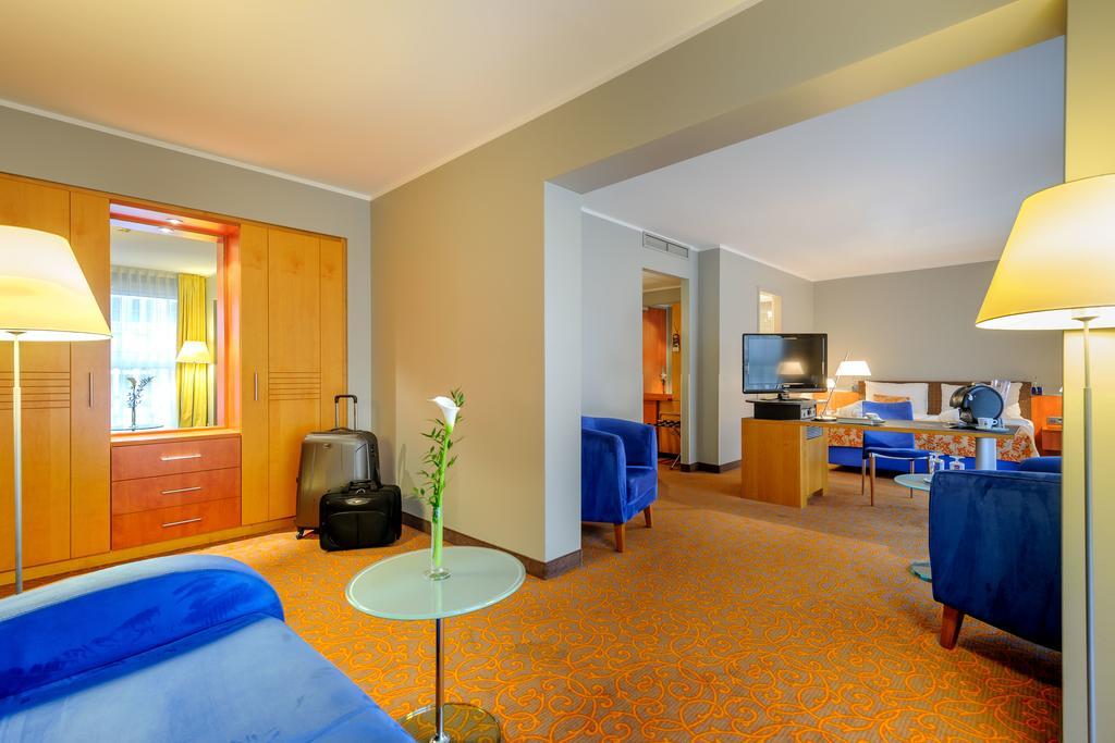 Mercure Hotel & Residenz Berlin Checkpoint Charlie Esterno foto