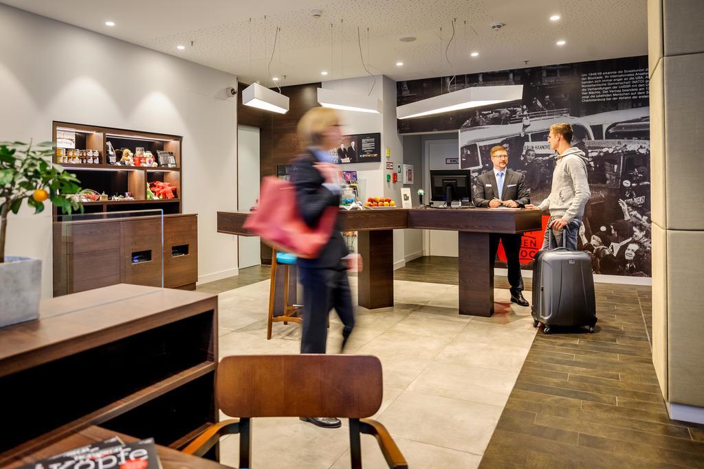 Mercure Hotel & Residenz Berlin Checkpoint Charlie Esterno foto